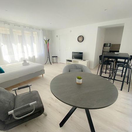 Le Vendee Apartment Calais Bagian luar foto