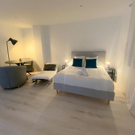Le Vendee Apartment Calais Bagian luar foto