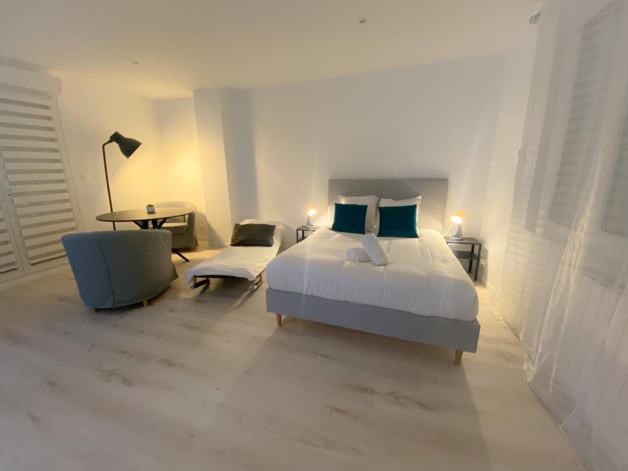 Le Vendee Apartment Calais Bagian luar foto